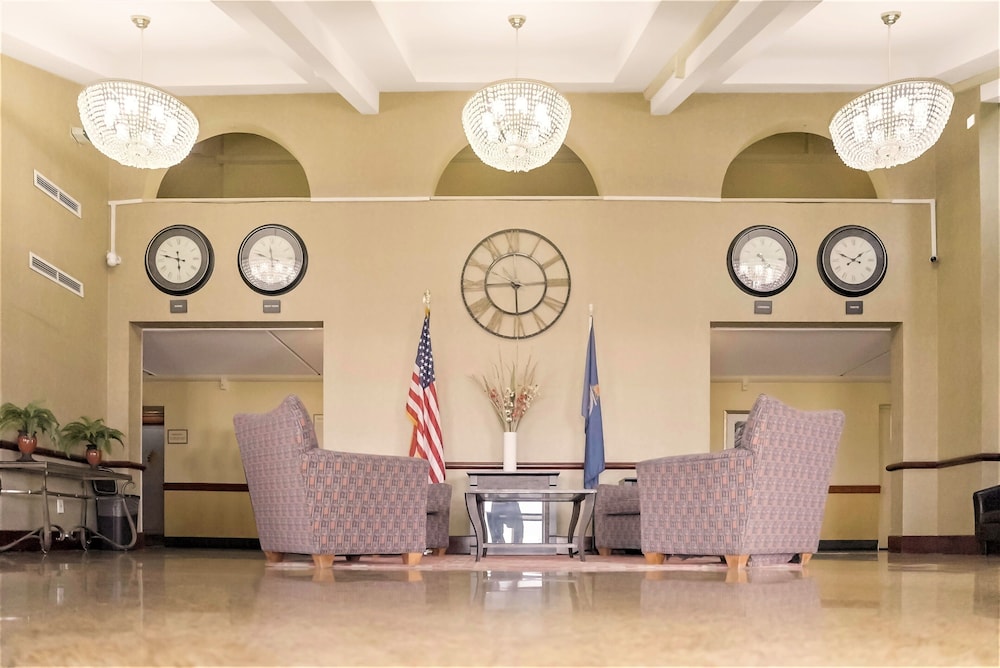 Economy Hotel Plus Wichita photo4