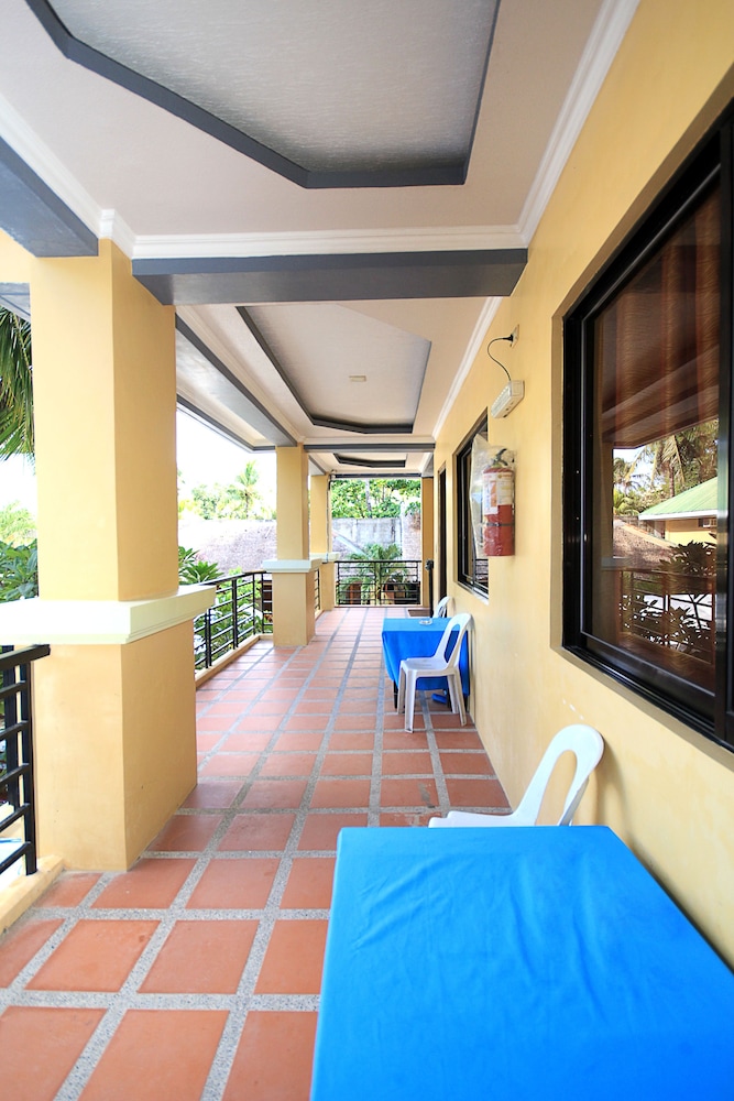 Bamboo Beach Resort Bar And Restaurant 42/66