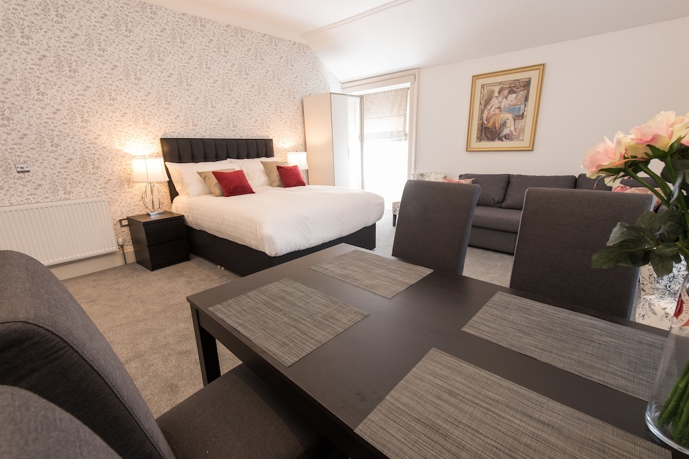 Royal Princes Suites 15/37