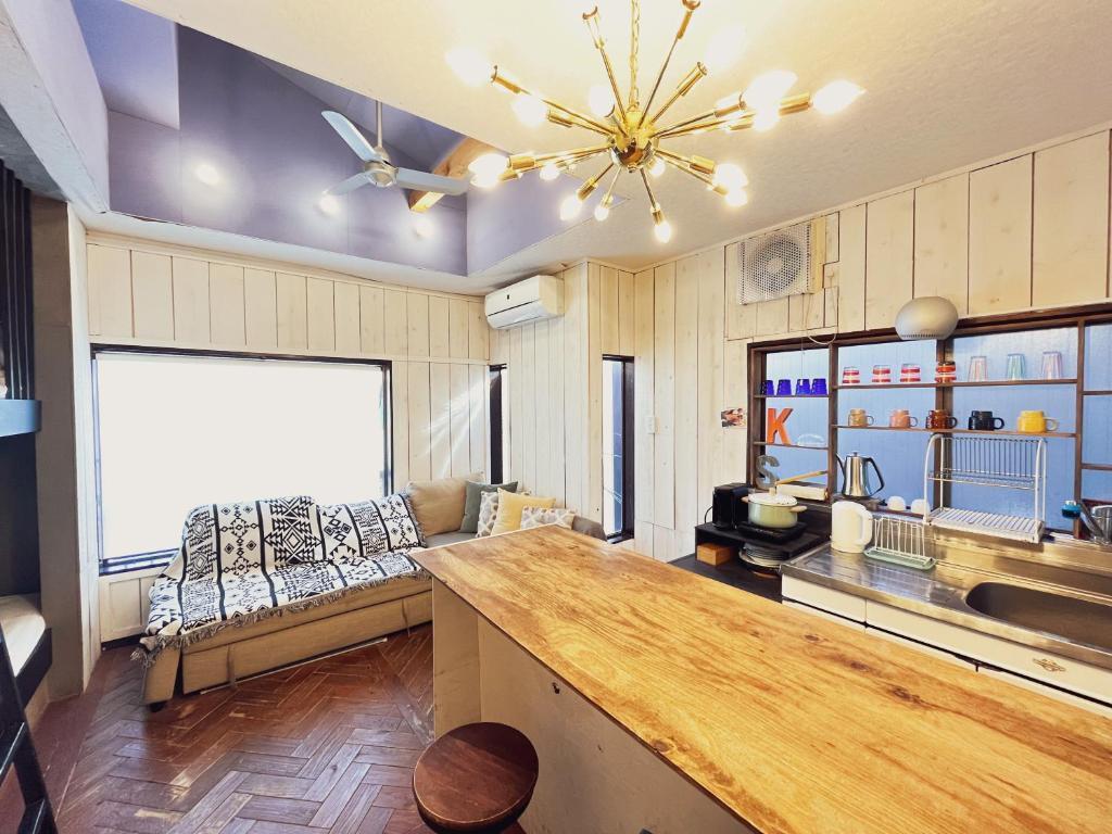 Room, Semi Double Bed