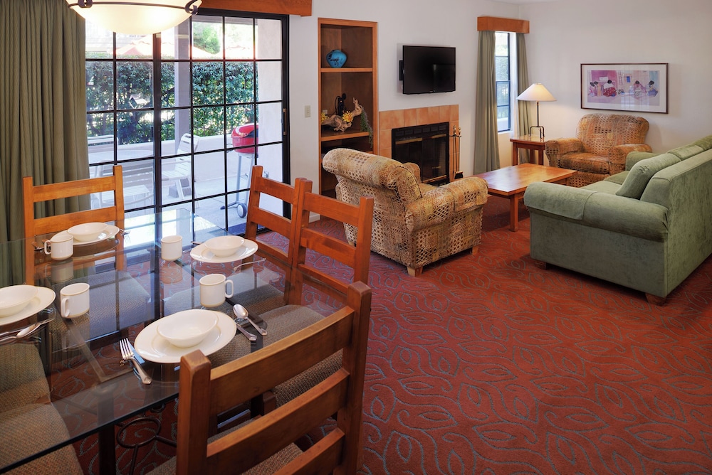Riviera Oaks Resort & Racquet Club 45/76