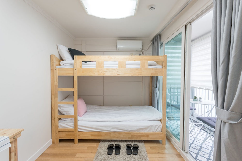 Mono House Hongdae 2 27/71