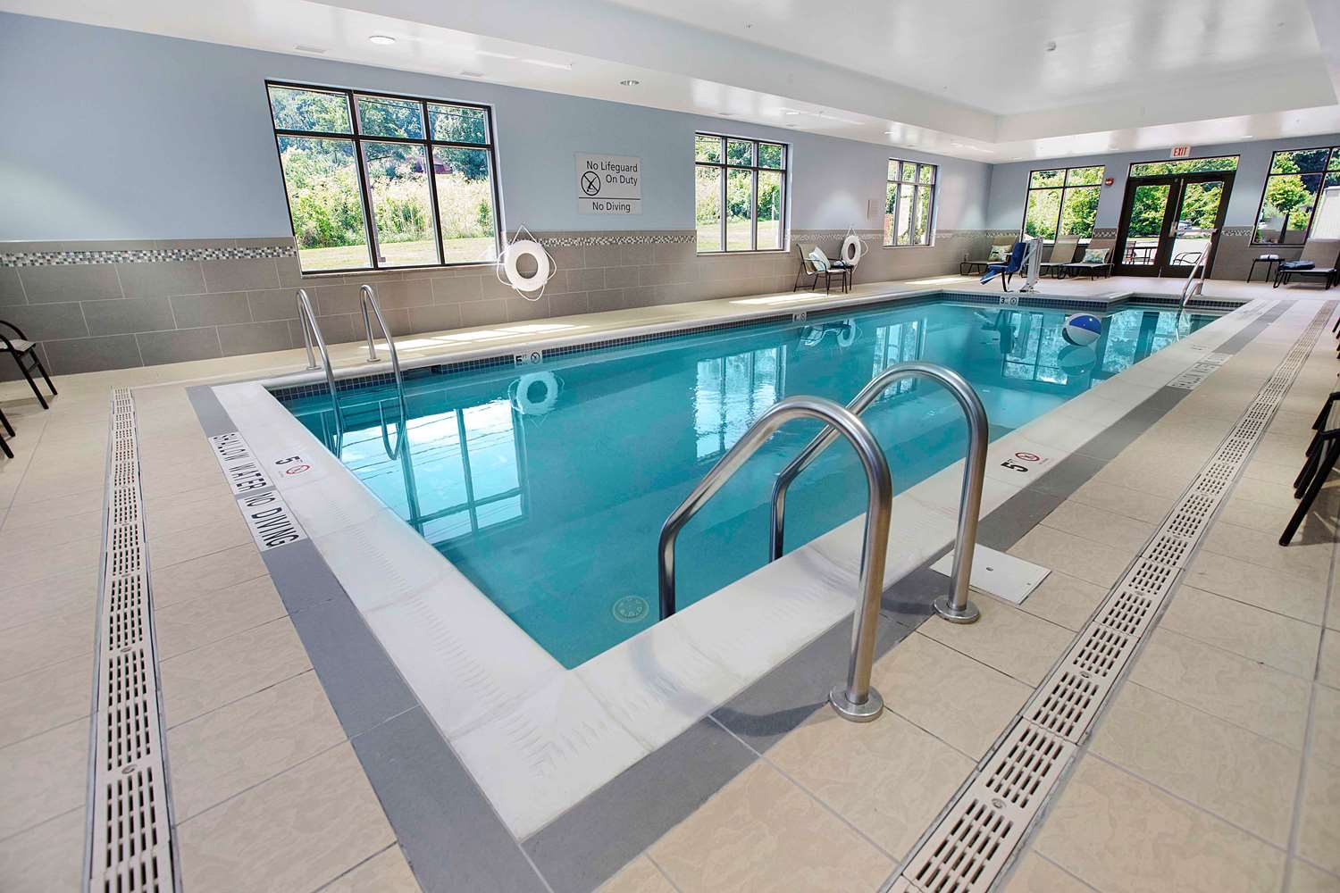 swimming pool spa