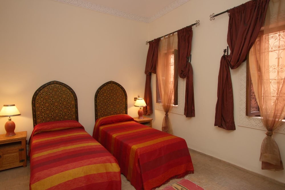 RIAD PETIT KARMELA 10/46