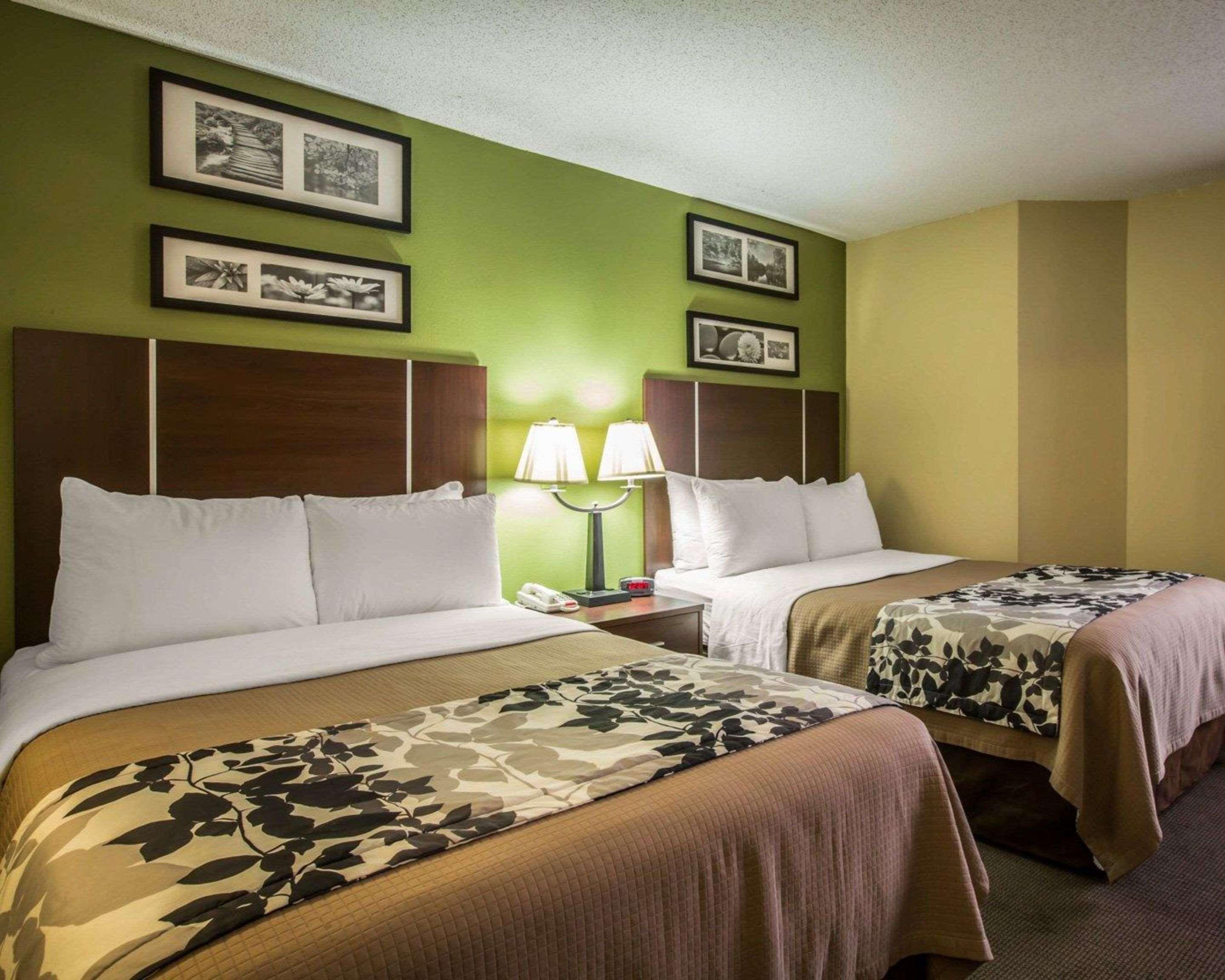 ROOM, 2 DOUBLE BEDS