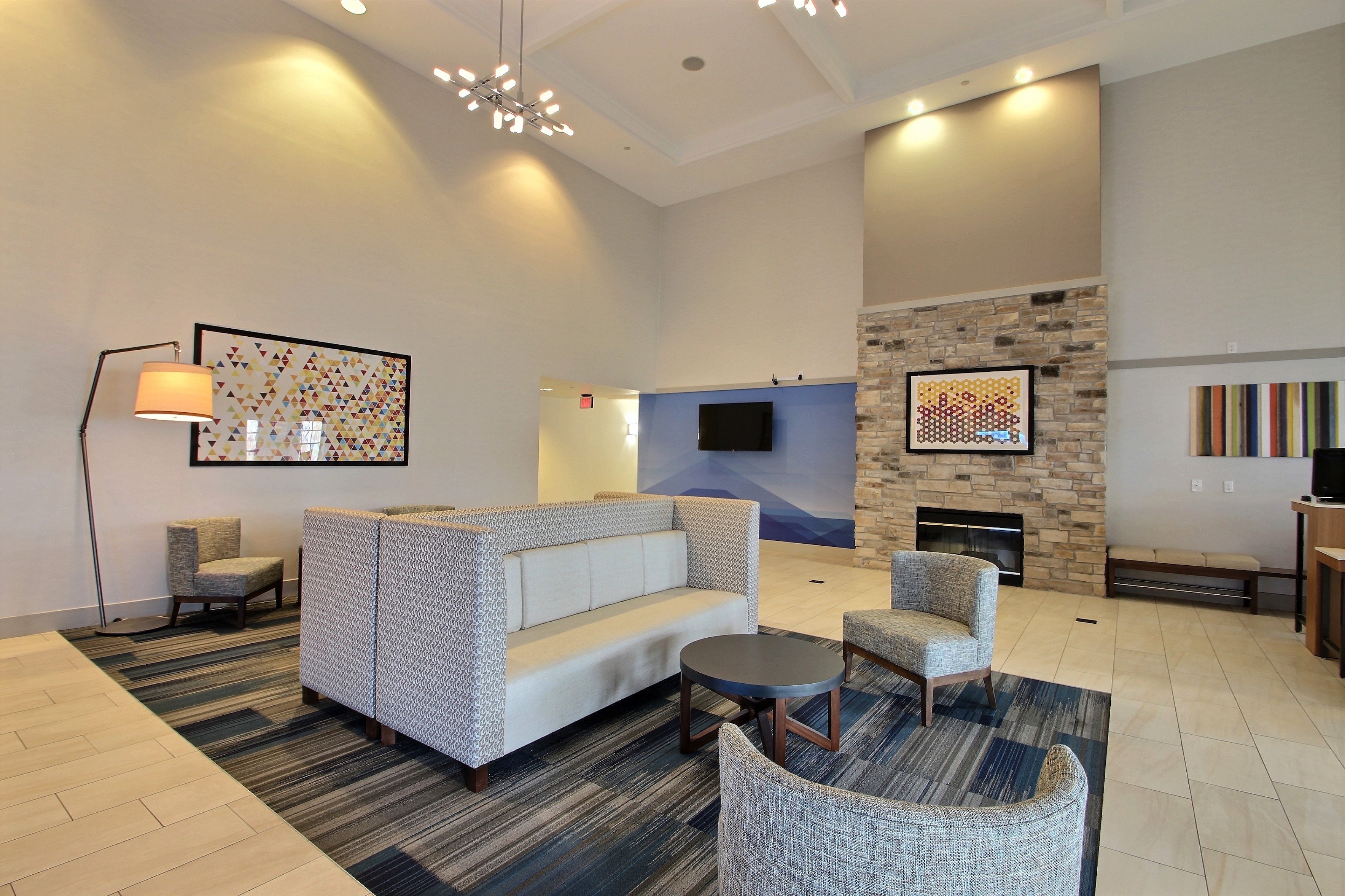 Holiday Inn Express Hotel And Suites Milwaukee Airport 56/74