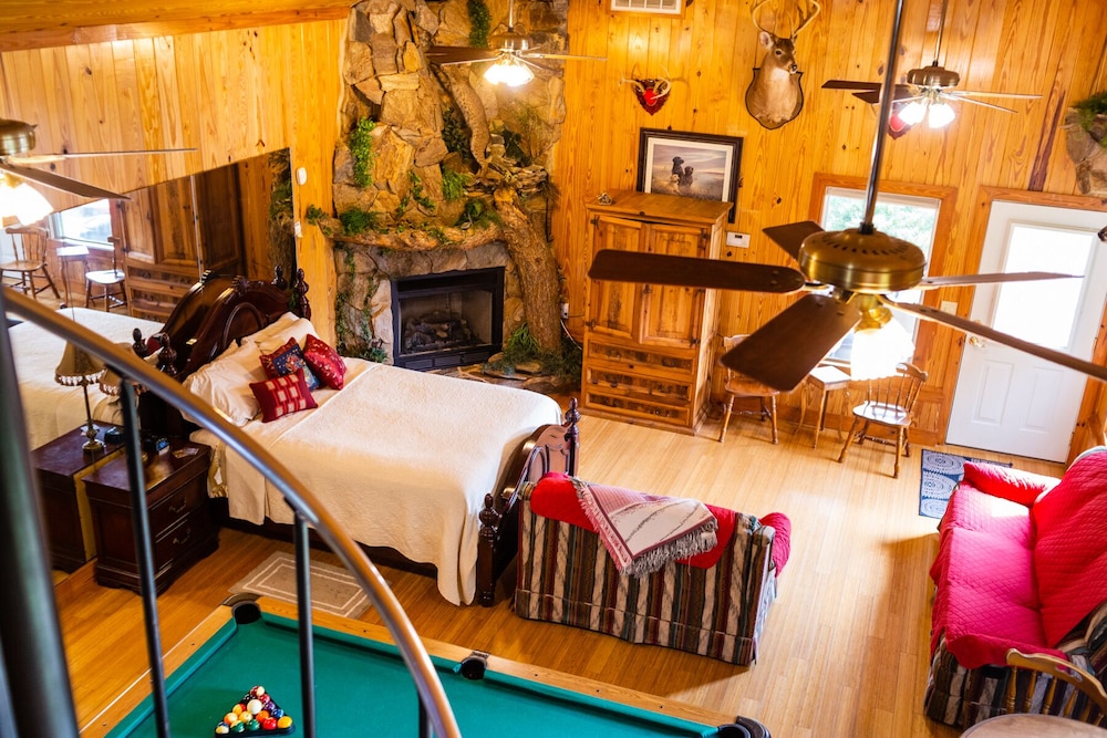 Shalom House Bed and Breakfast 11/27