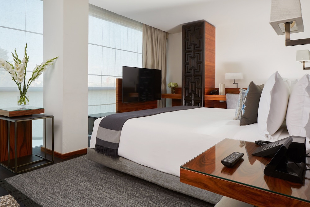 غرفة غراند بسرير كينج، Las Alcobas A Luxury Collection Hotel Mexico City 2/2