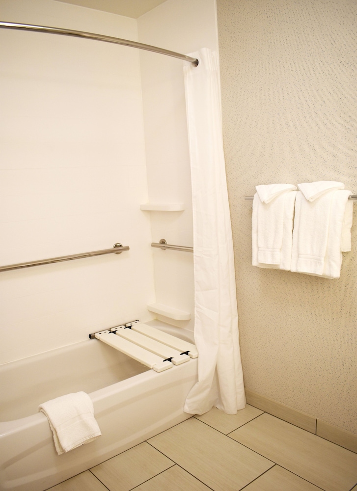 Holiday Inn Express Hotel And Suites Albany 15/52