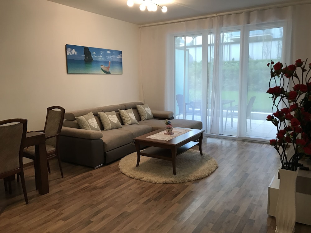 Corvin Rose Apartment Hotel 22/46