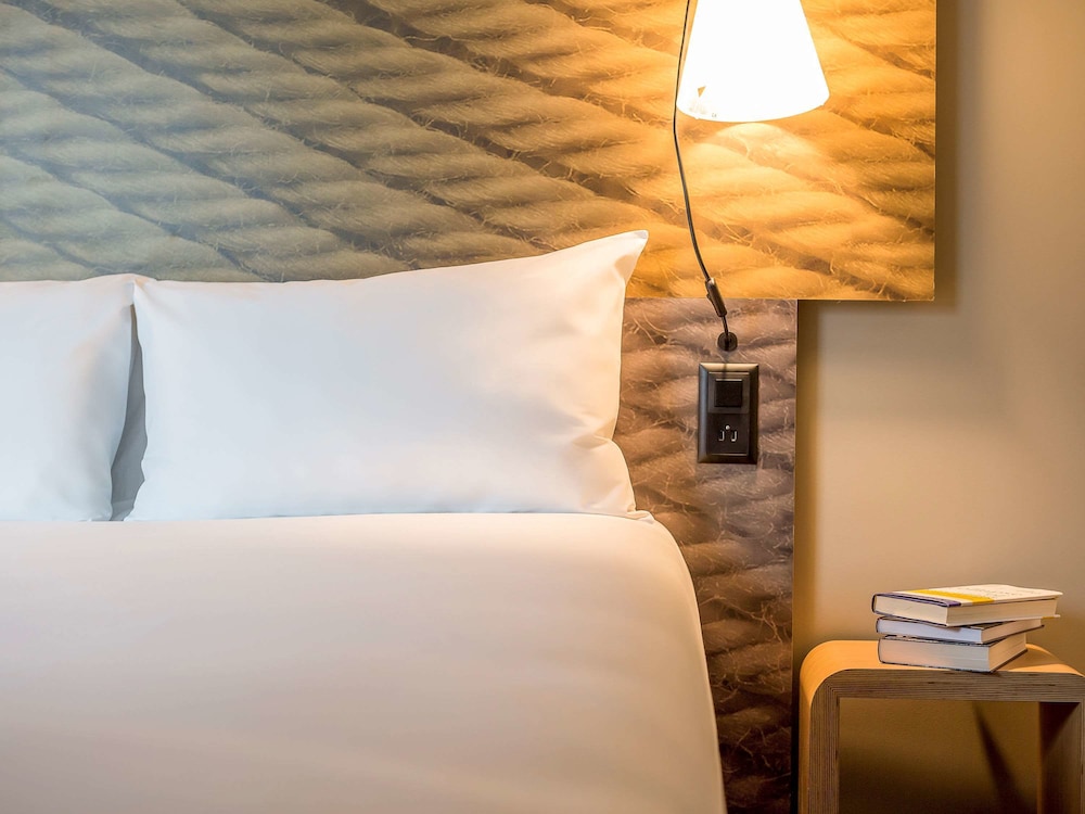 IBIS GENEVE AEROPORT 24/66