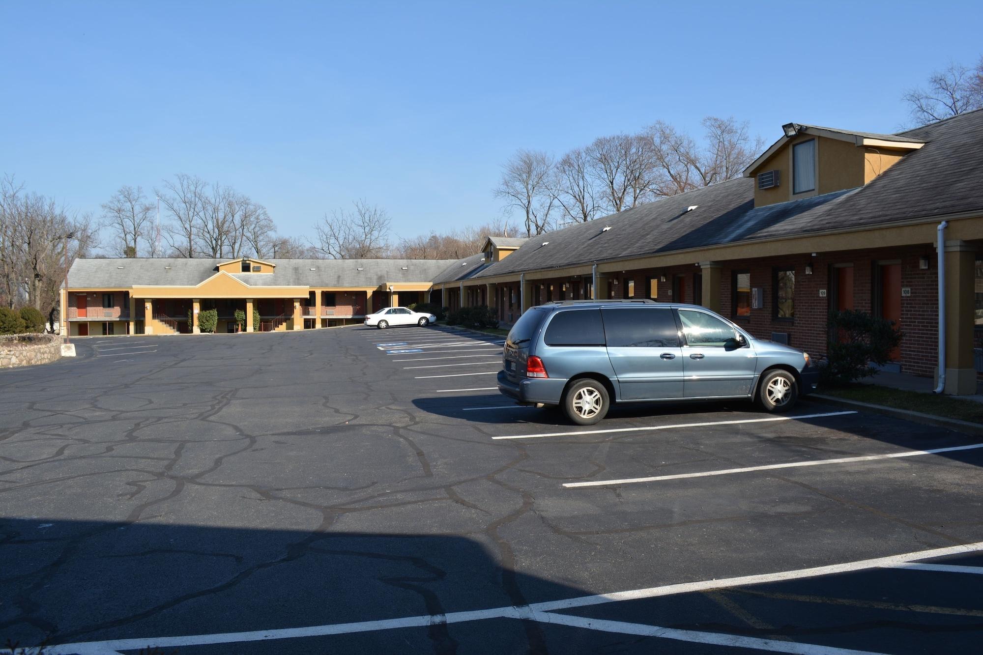 Budget Inn-Falls Church 36/39
