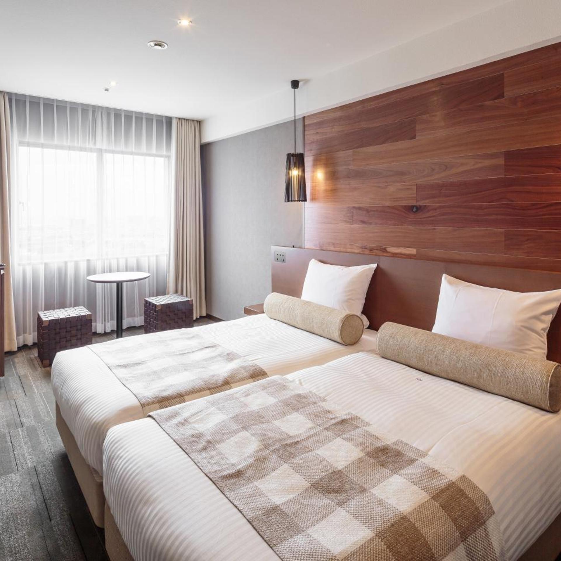 Moderate, Twin Beds