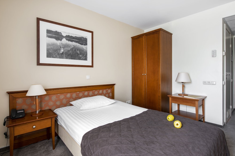 ROOM, SINGLE, SINGLE BED