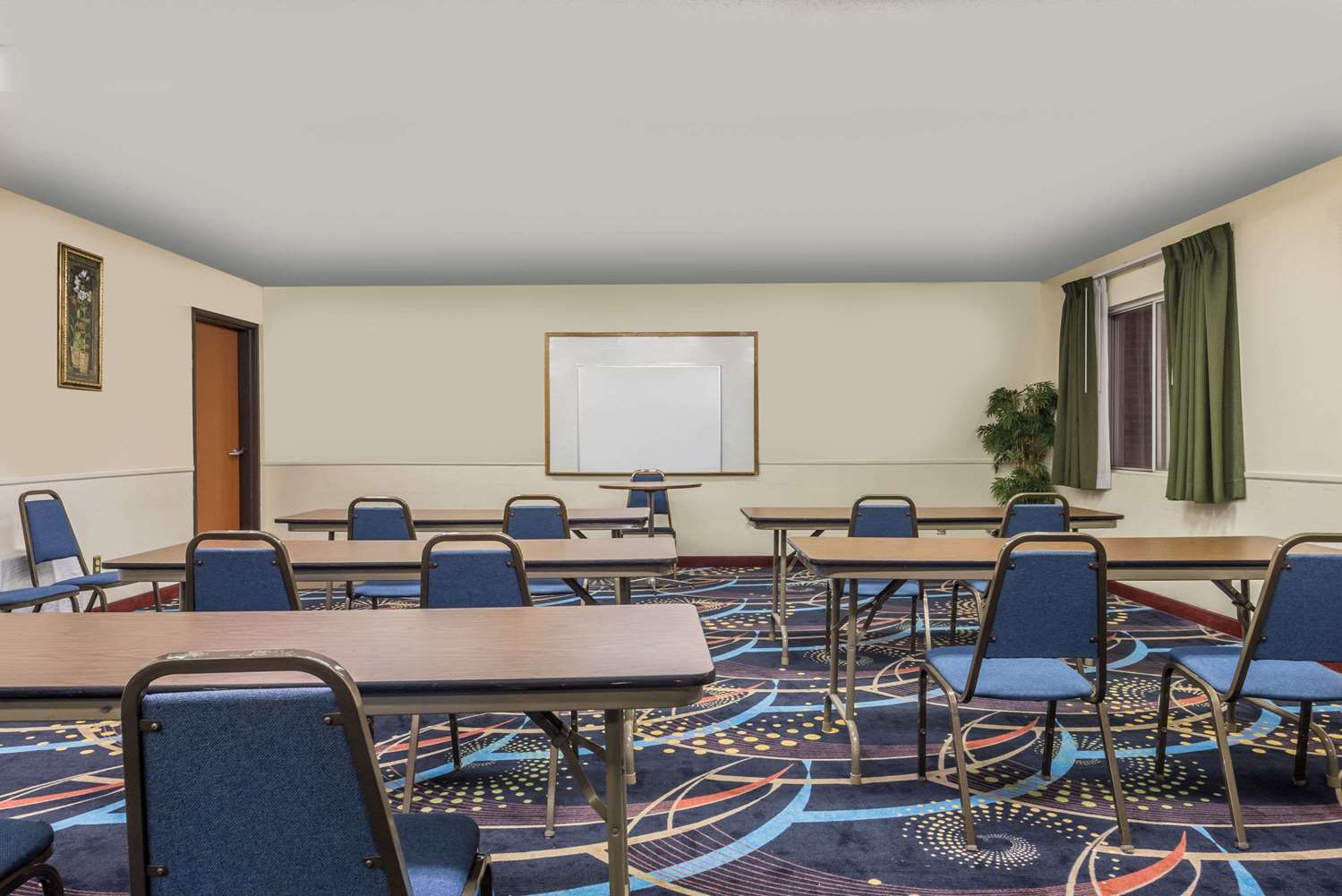 Super 8 by Wyndham Denton 4/12