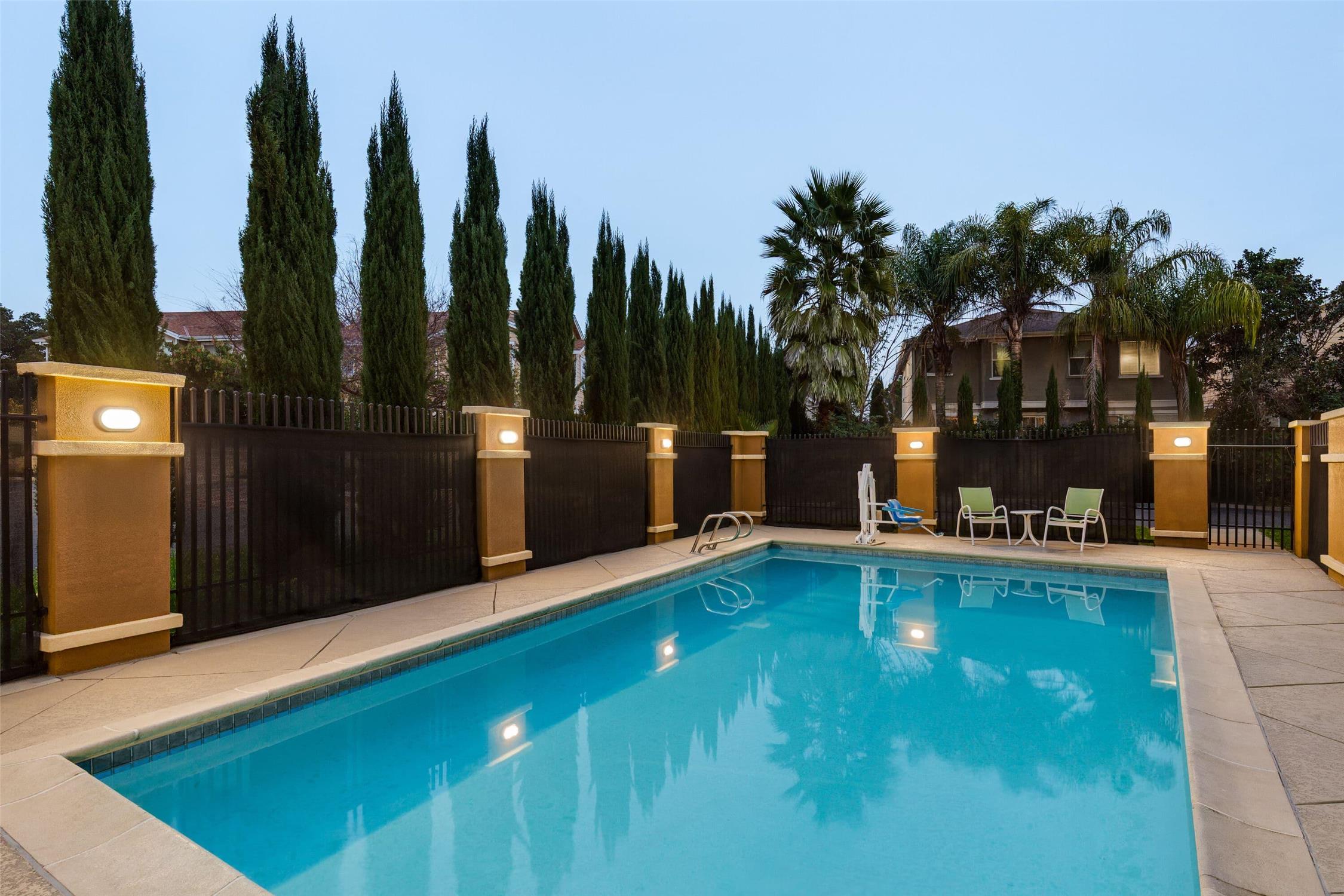 La Quinta Inn & Suites by Wyndham Fairfield - Napa Valley 23/37