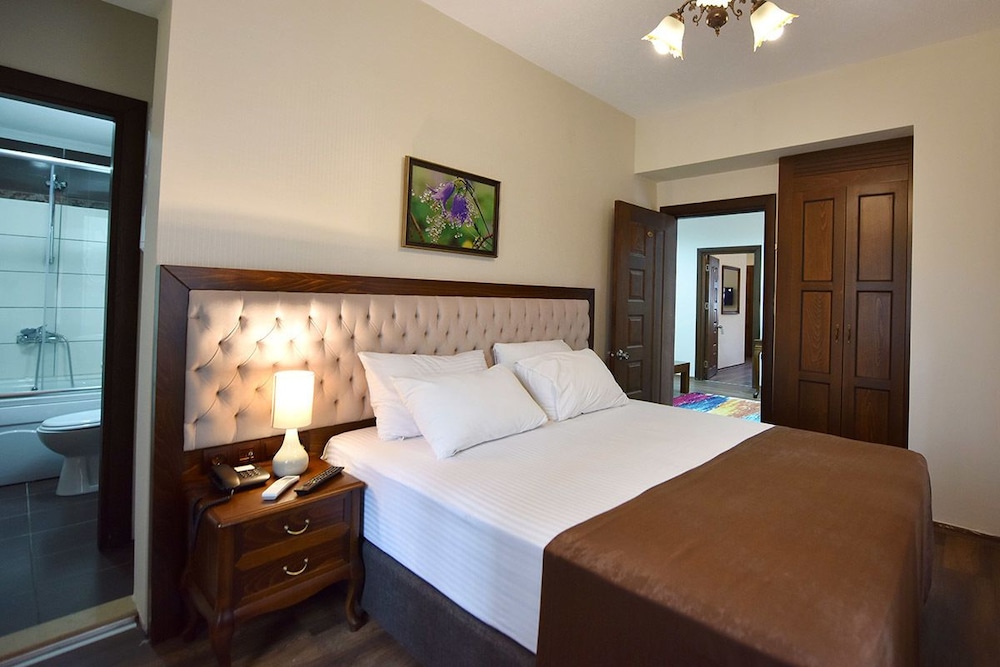 ROOM, DOUBLE BED, GARDEN VIEW