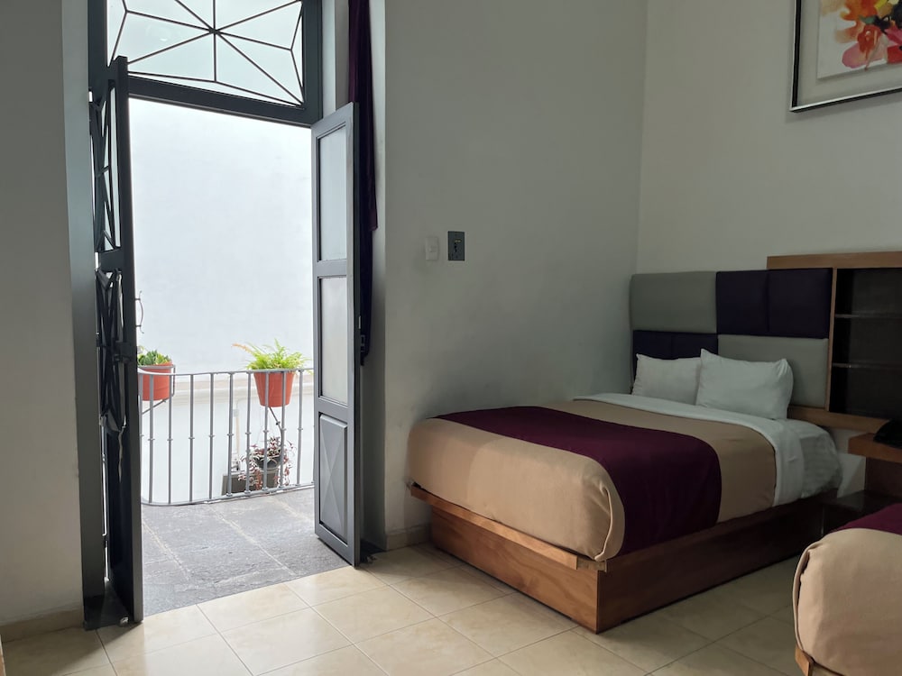 Hotel Alhaja 21/50