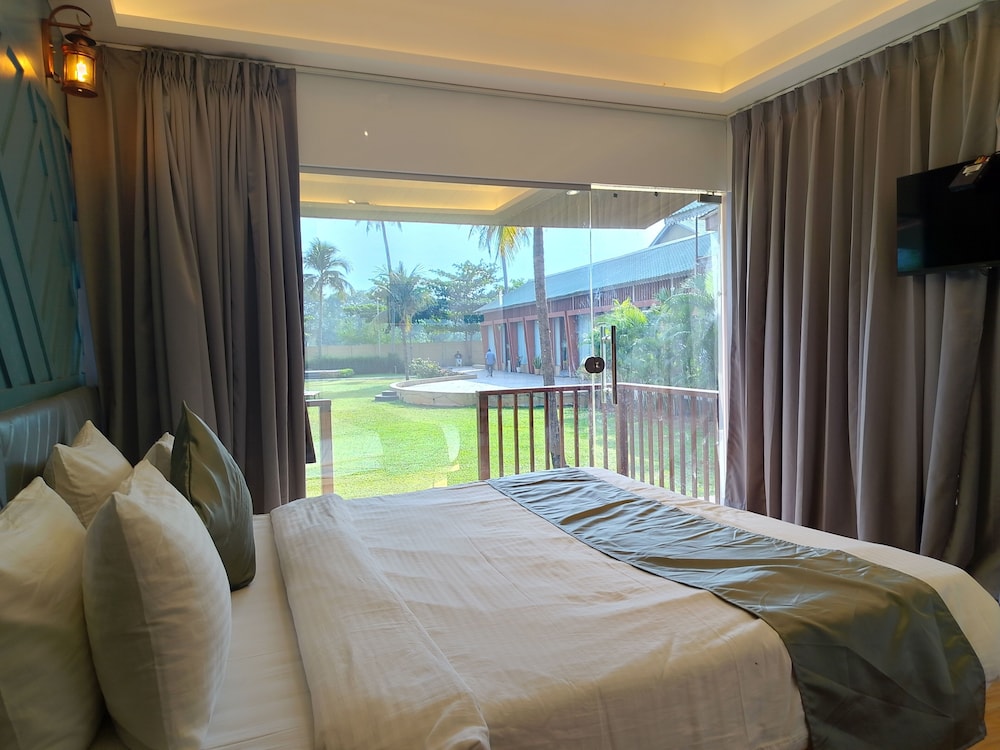 Paramount Riverfront Resort and Spa 12/50