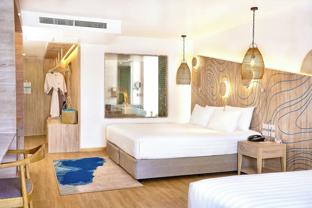 Liv Hotel Phuket Patong Beachfront 30/69