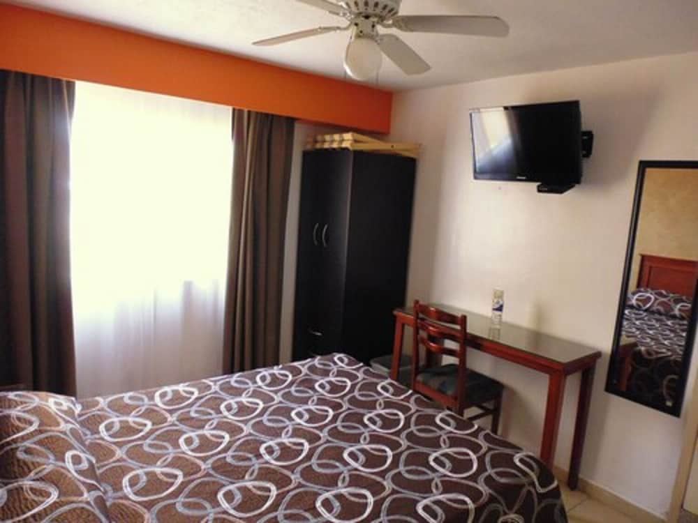 San Luis Hotel 12/32