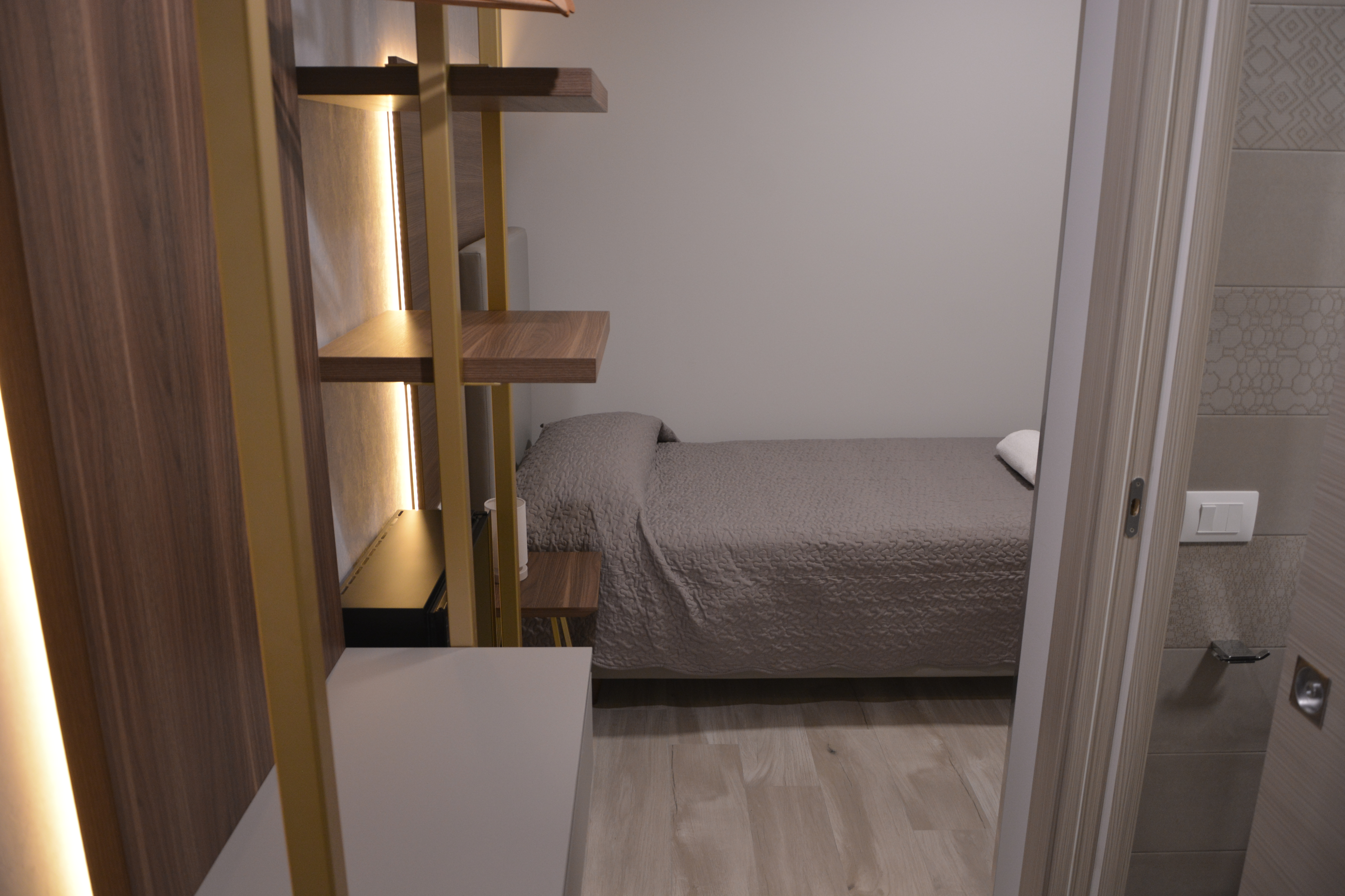 Room, Single