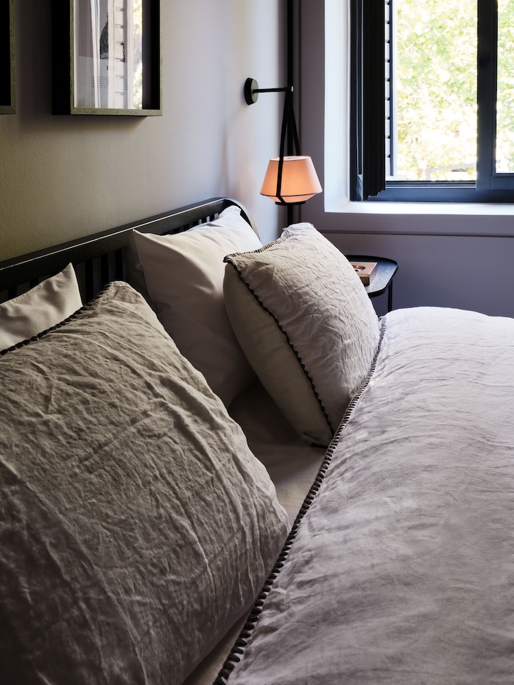 DELUXE, SUITE, SKY VIEW