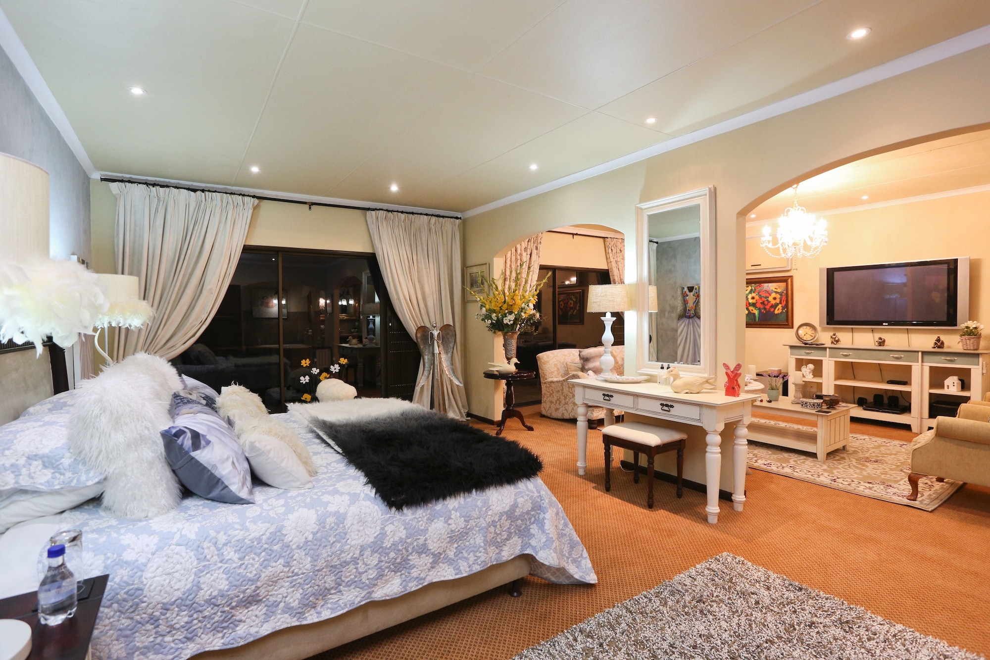 1 BEDROOM, HONEYMOON, SUITE, MOUNTAIN VIEW, PRIVATE BATHROOM