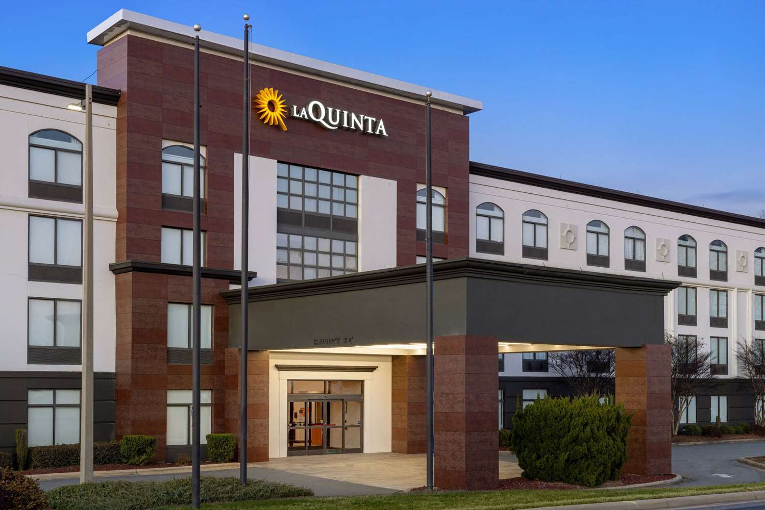 La Quinta Inn & Suites by Wyndham Mooresville 19/24