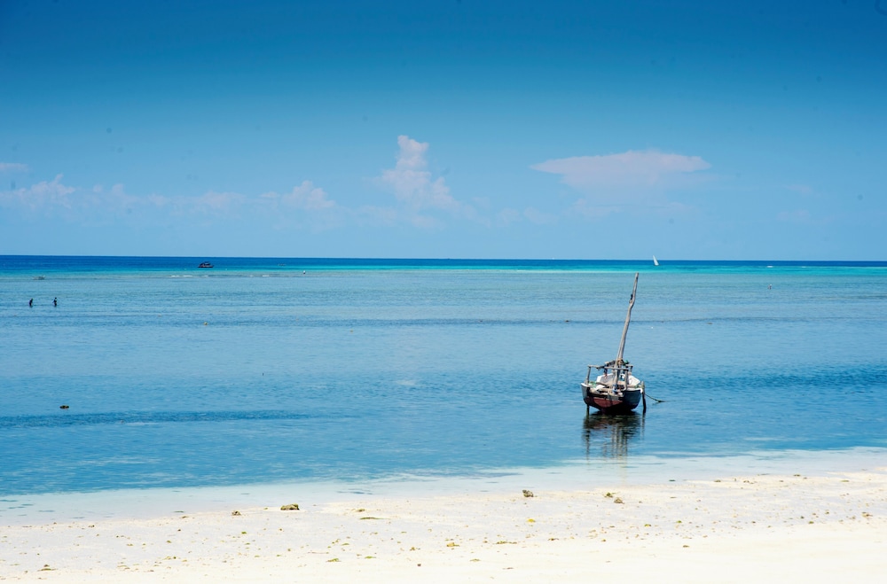 Double A Nungwi Beach Hotel 34/50