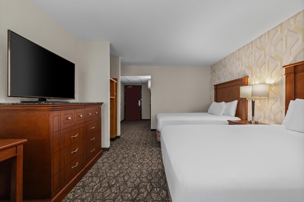 Drury Inn and Suites Creve Coeur St Louis 12/43