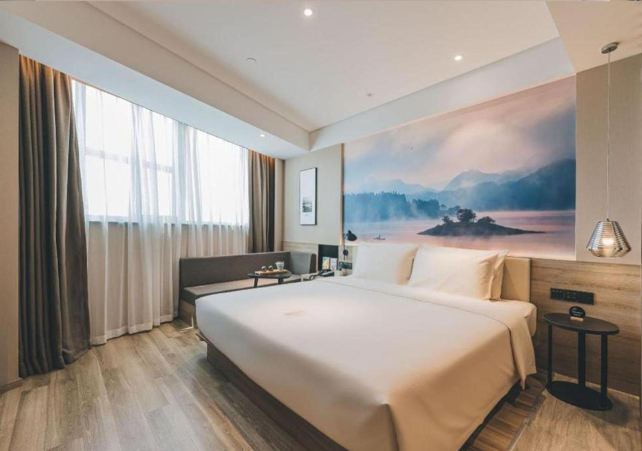 Elegant, King Bed