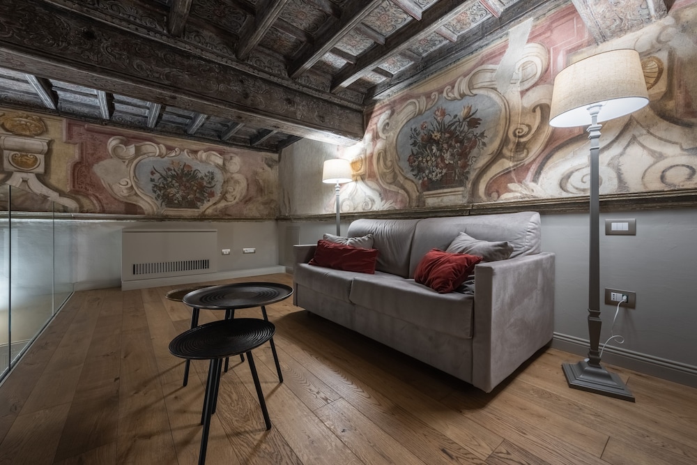 Palazzo Del Carretto Art Apartments 39/72
