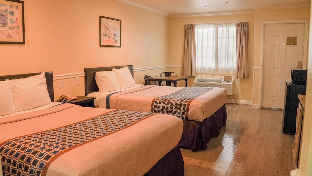 ROOM, 2 QUEEN BEDS
