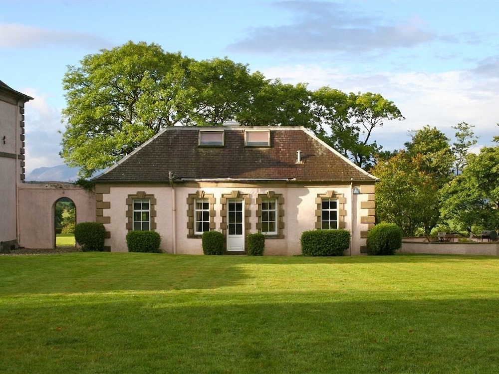 The Coach House 9/10
