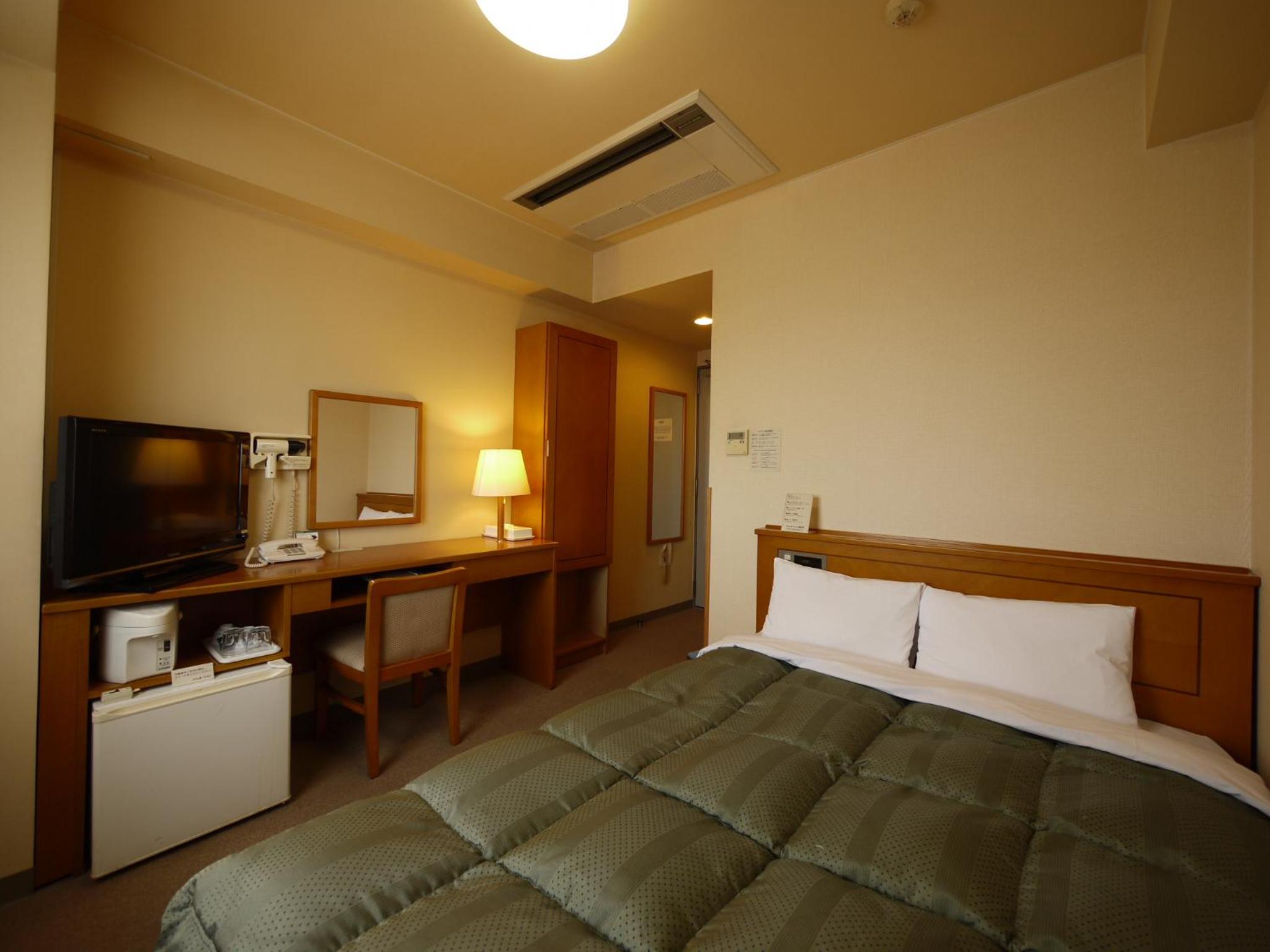 Semi Room, Semi Double Bed