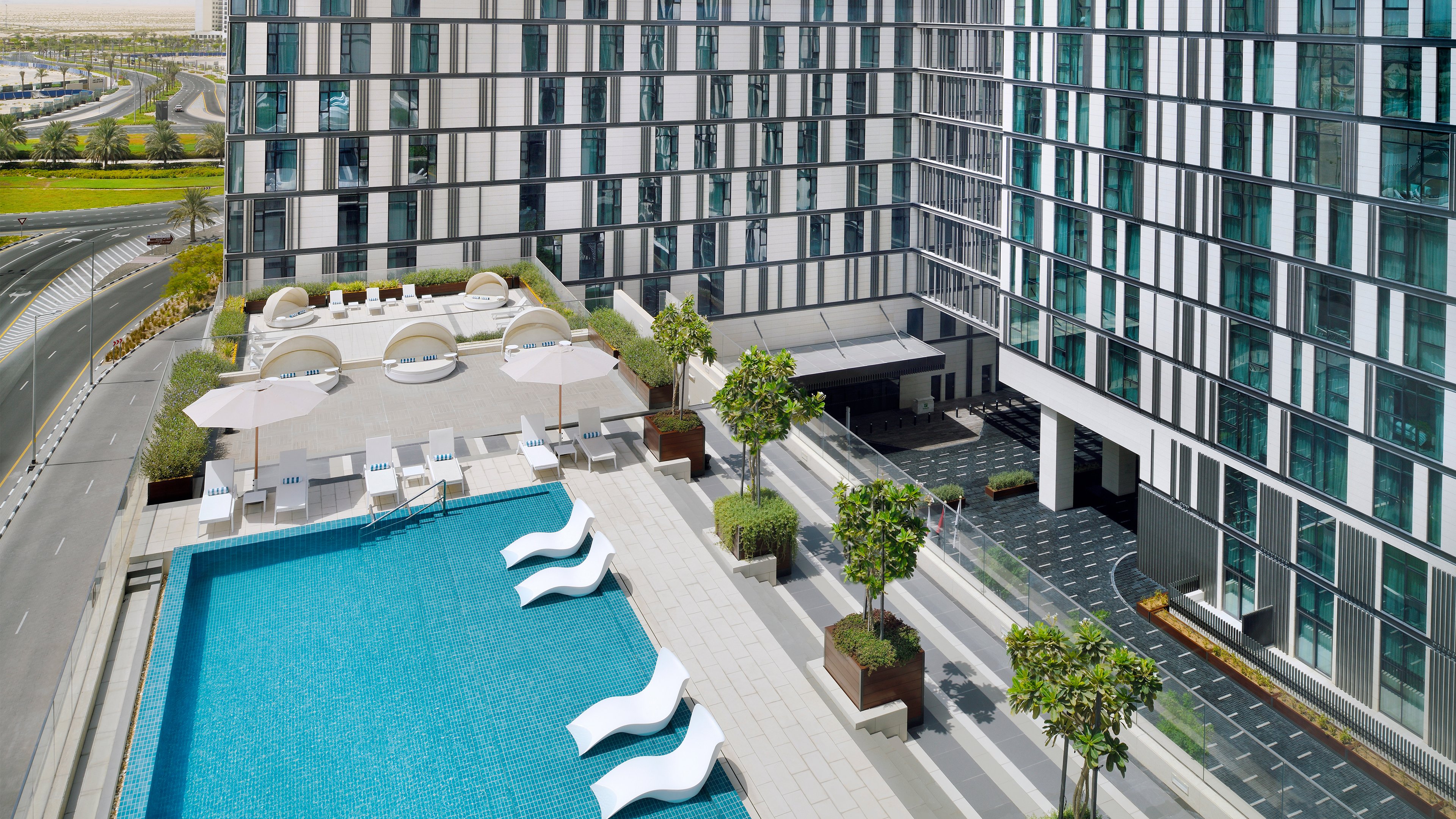 Studio, Suite, King Bed, Pool View