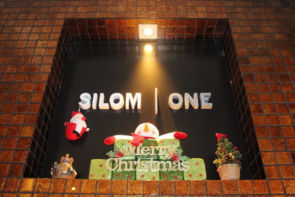 Silom One 5/24
