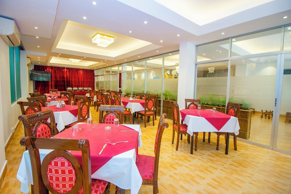 LAUREL HOTEL 31/37