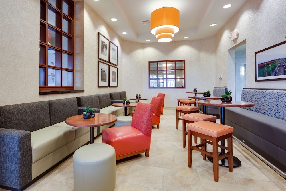 Drury Inn and Suites St Louis O Fallon IL 18/36