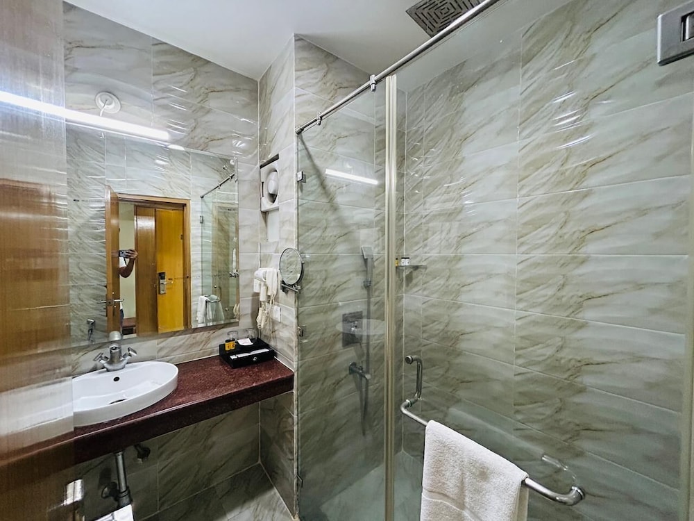Hotel Anand International 43/46