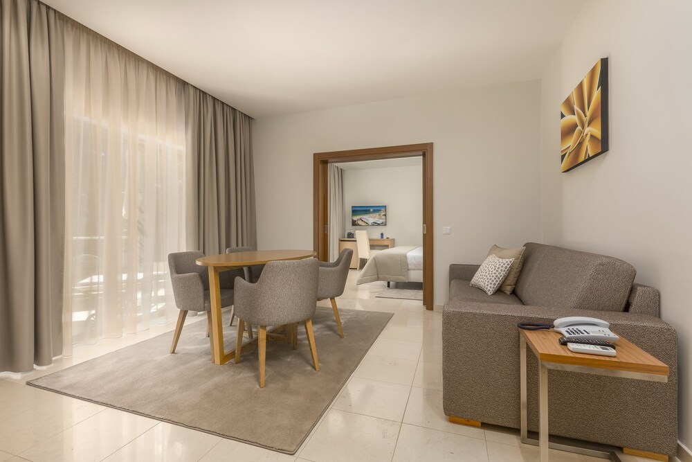 Caneiros Luxury House & Suites 38/67