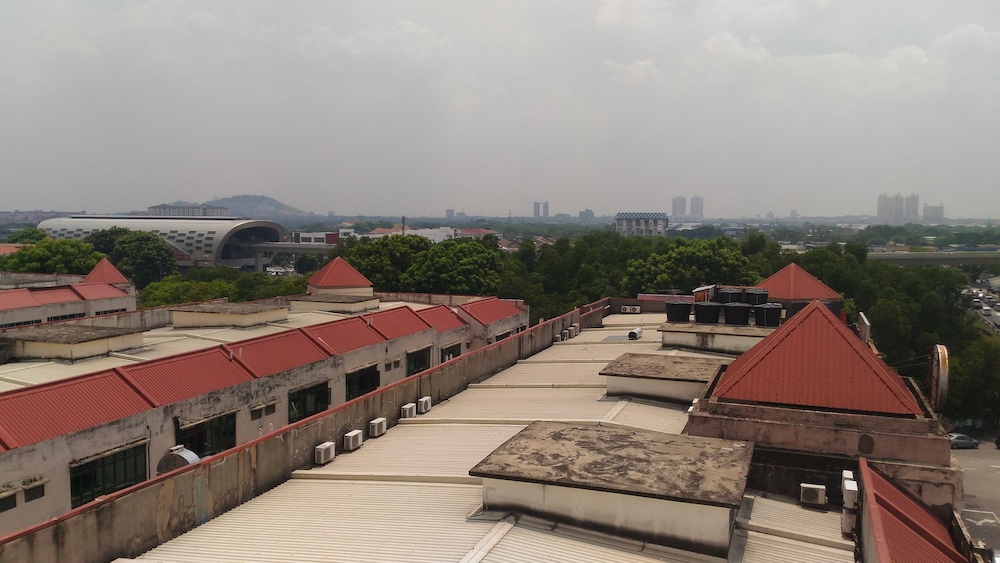 Hotel Sri Puchong 39/43
