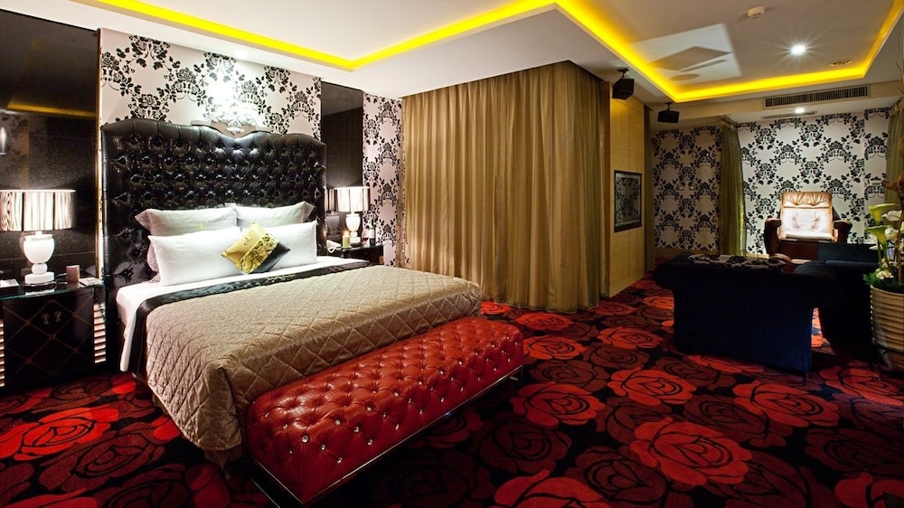 Alper Motel 10/26