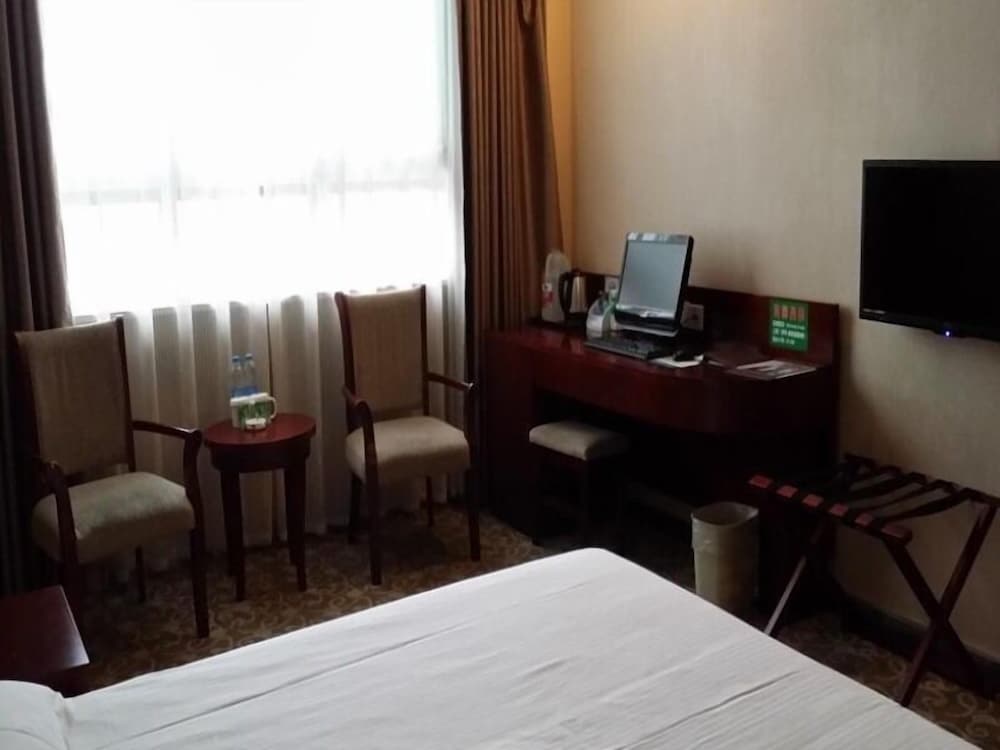 GREENTREE INN HEFEI SWAN LAKE WANDA SQUARE EXPRESS HOTEL 51/58