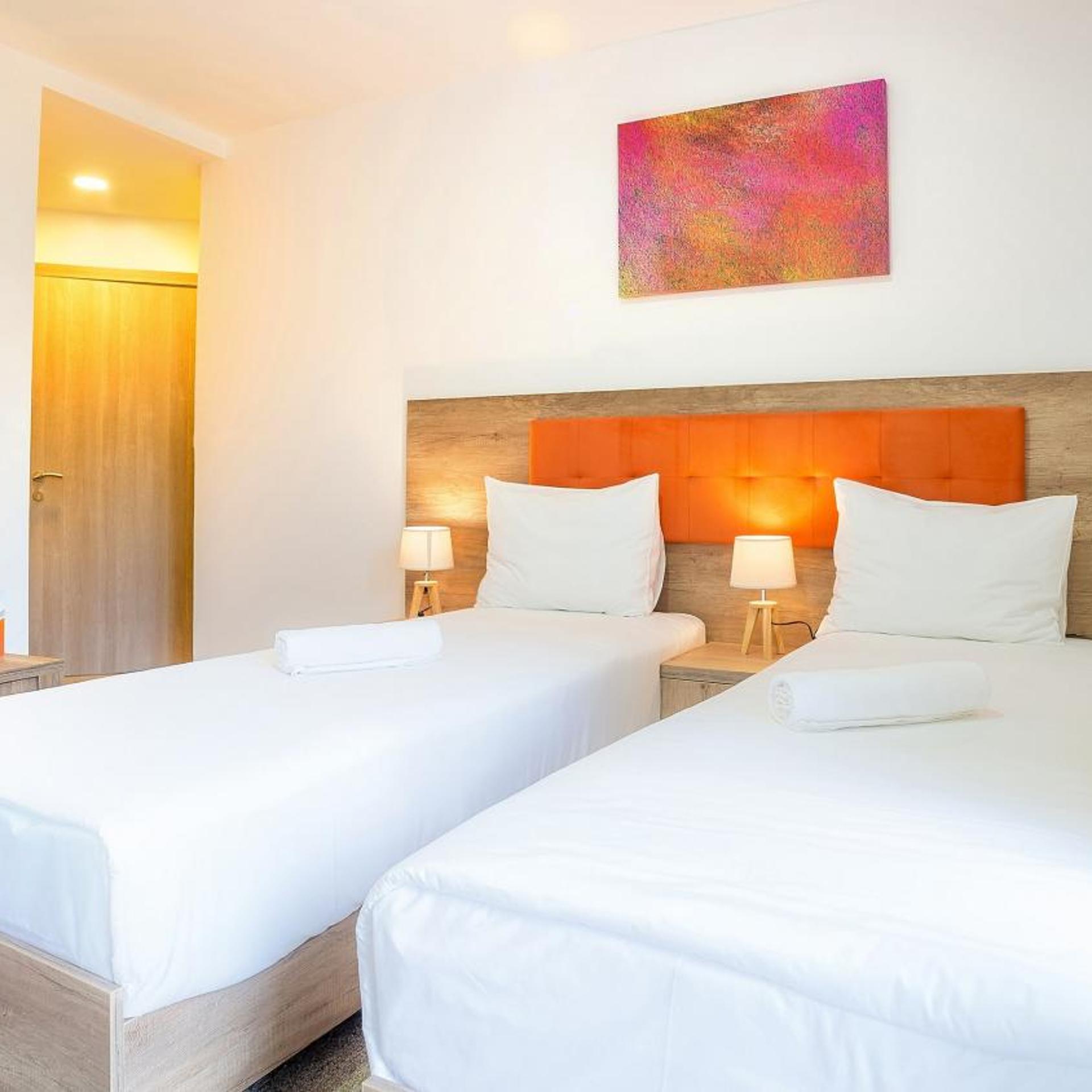 Kiwi, Double or Twin Bed