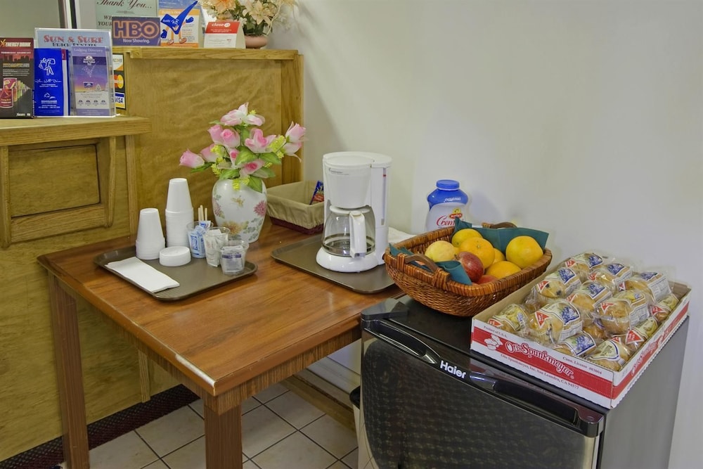 Americas Best Value Inn Oxnard Port Hueneme 13/15