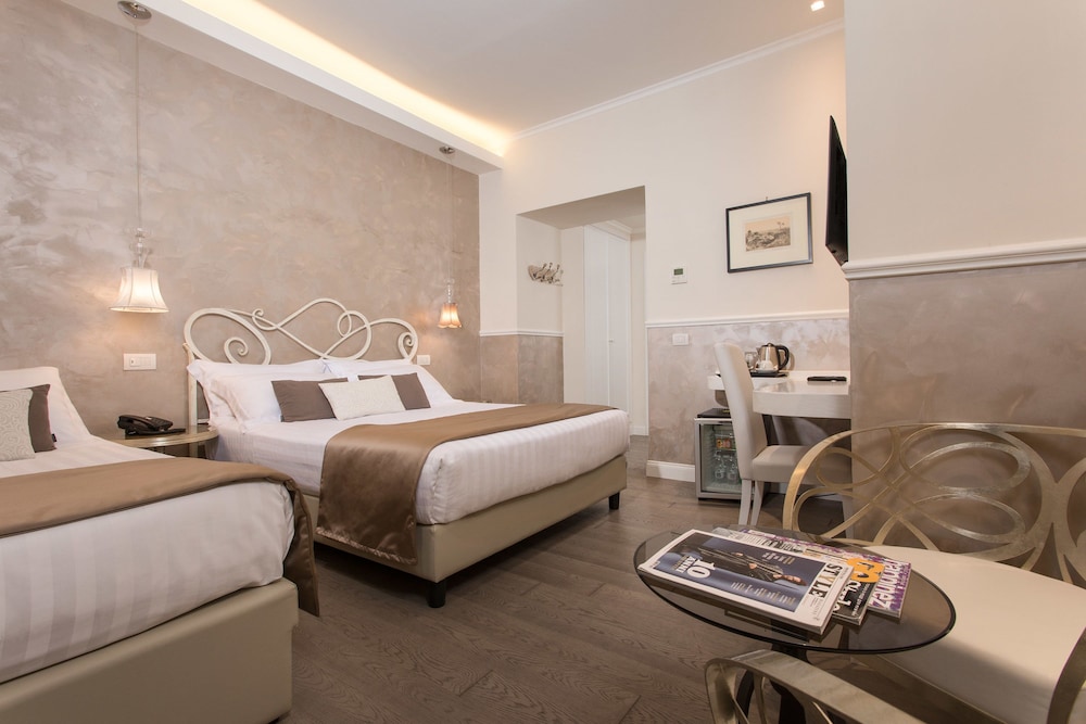 Relais de L Opera 24/72