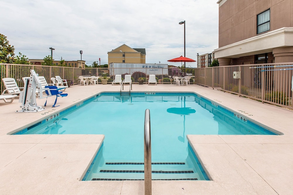 Comfort Suites Oxford I-20 exit 188 22/45
