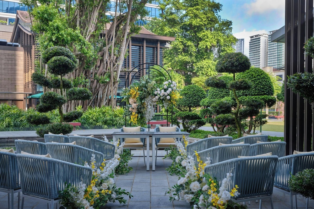 Aloft Singapore Novena 6/65